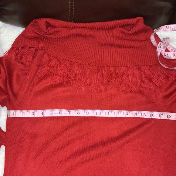Dressbarn red fold over shoulder tasseled lightweight sweater sz large - Picture 6 of 13